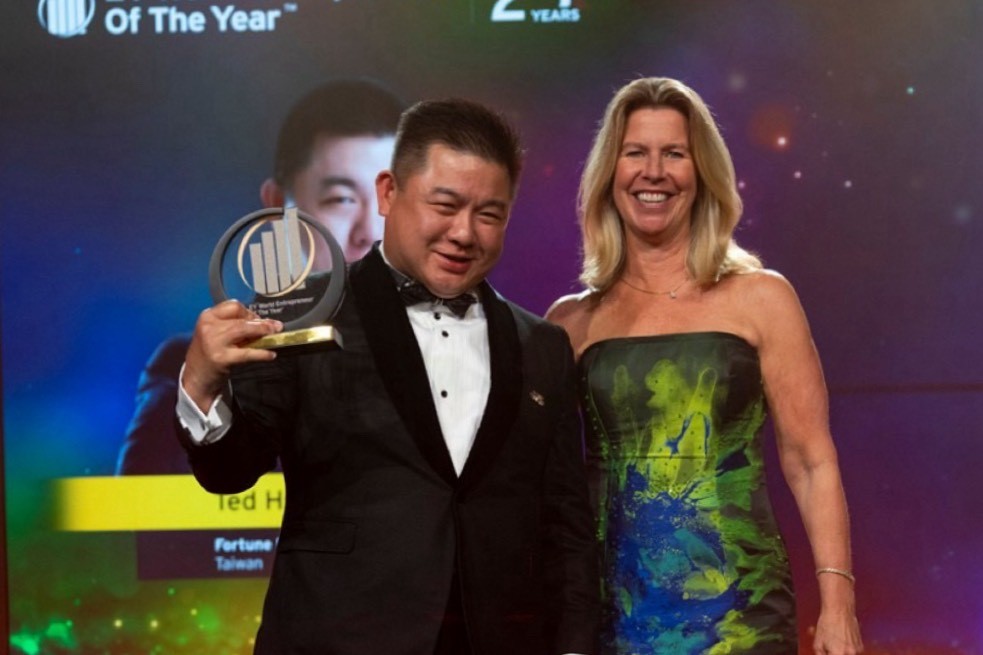 許逸德總經理安永得獎合影